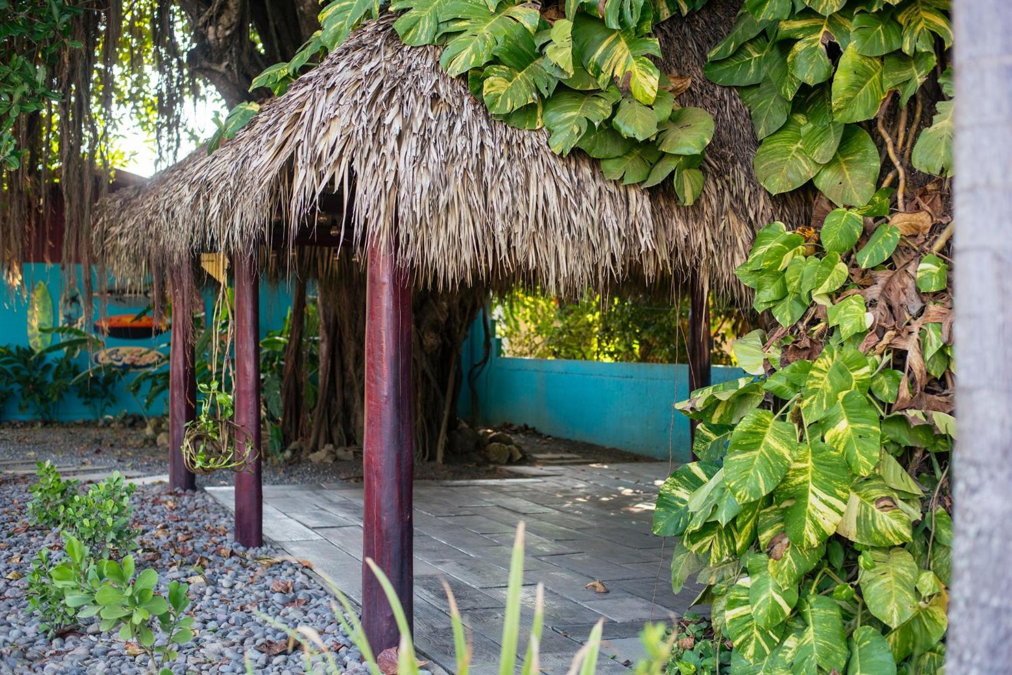 Beach Break Resort & Cr Surf Camp Jacó Exterior foto
